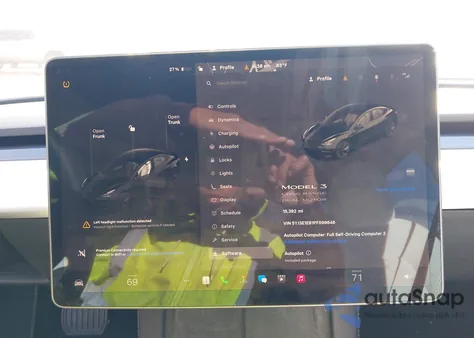 2023 Tesla Model 3 Long Range Dual Motor All-Wheel Drive z USA, uszkodzony, nr VIN 5YJ3E1EB1PF599646